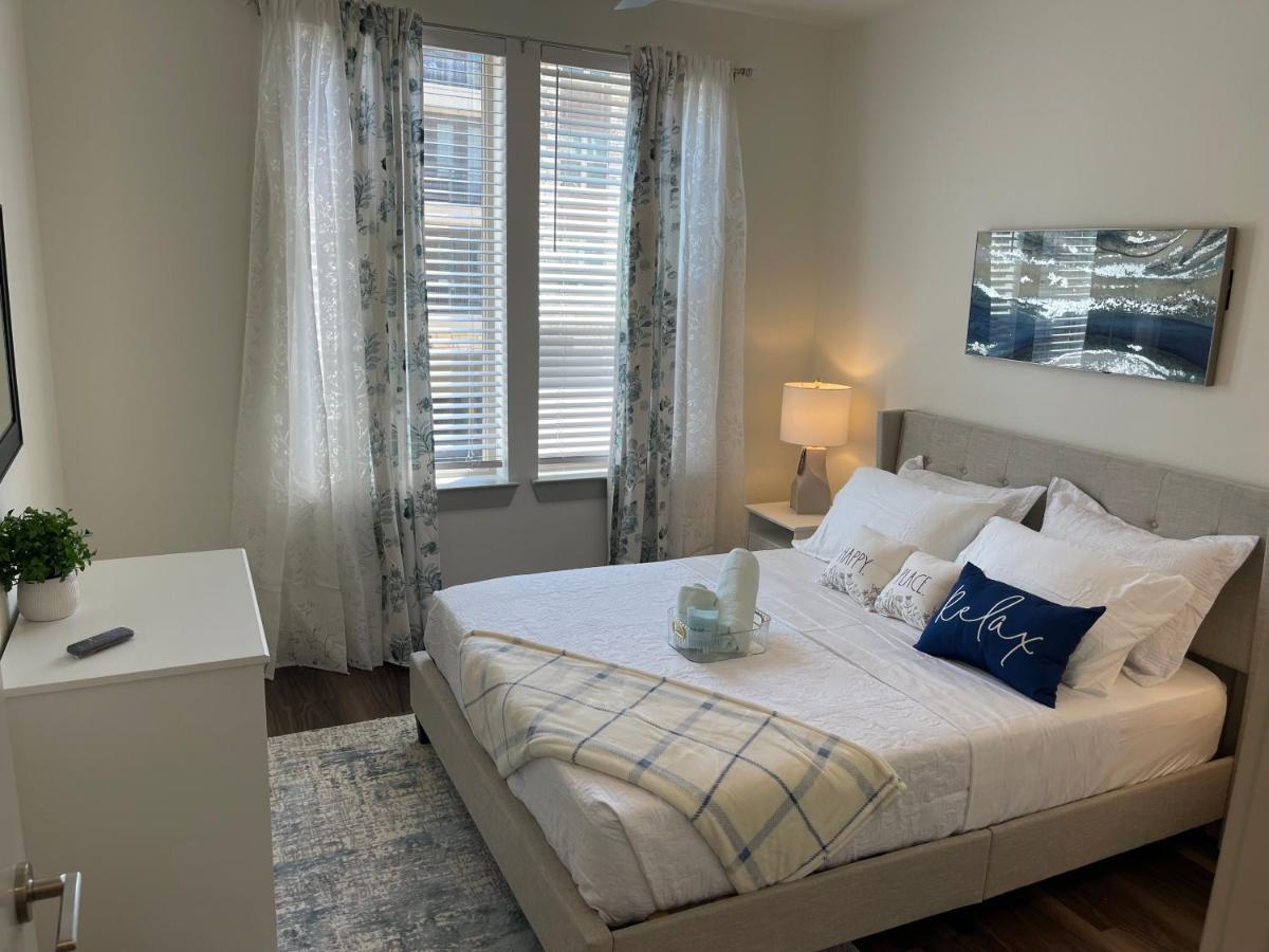 Cozy Retreat-Free Reserved Parking-Pool Addison Exterior foto
