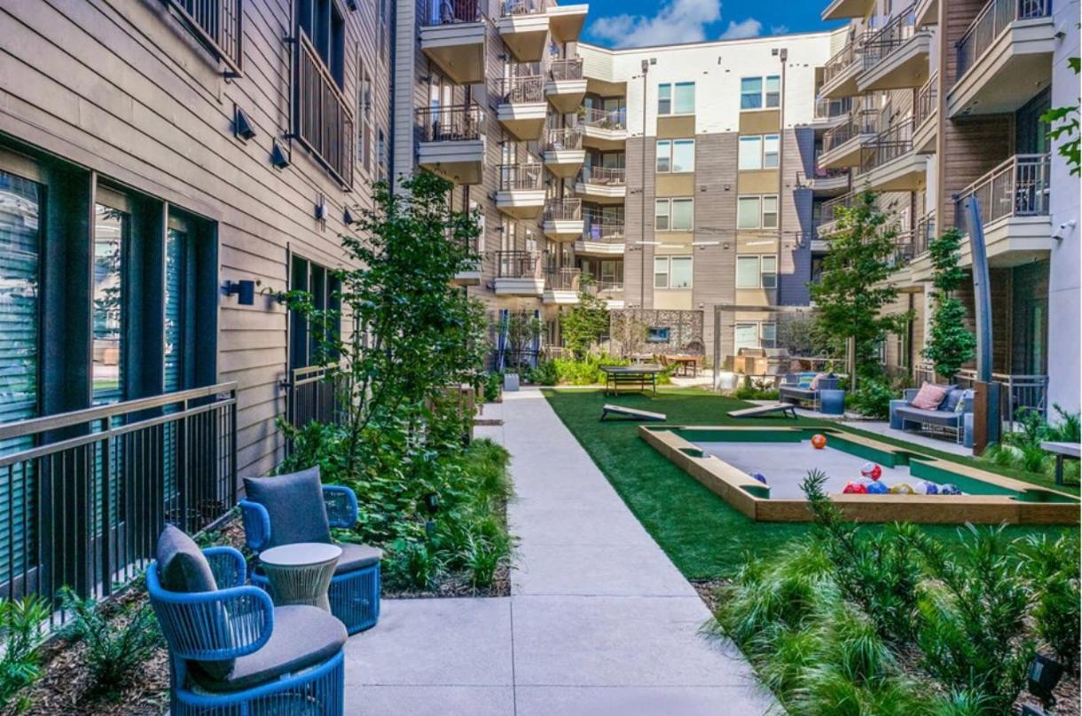 Cozy Retreat-Free Reserved Parking-Pool Addison Exterior foto